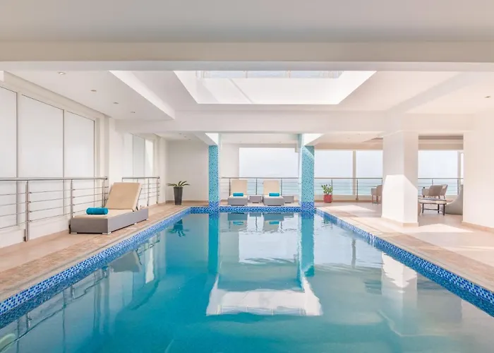 Al Hail Waves Hotel Managed By Centara
